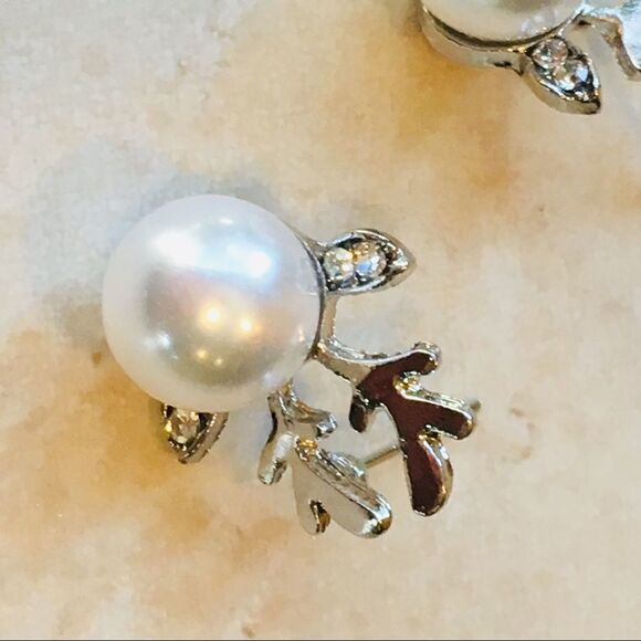 Reindeer Antlers Faux Pearl & Rhinestone Earrings NWT - Picture 5 of 8